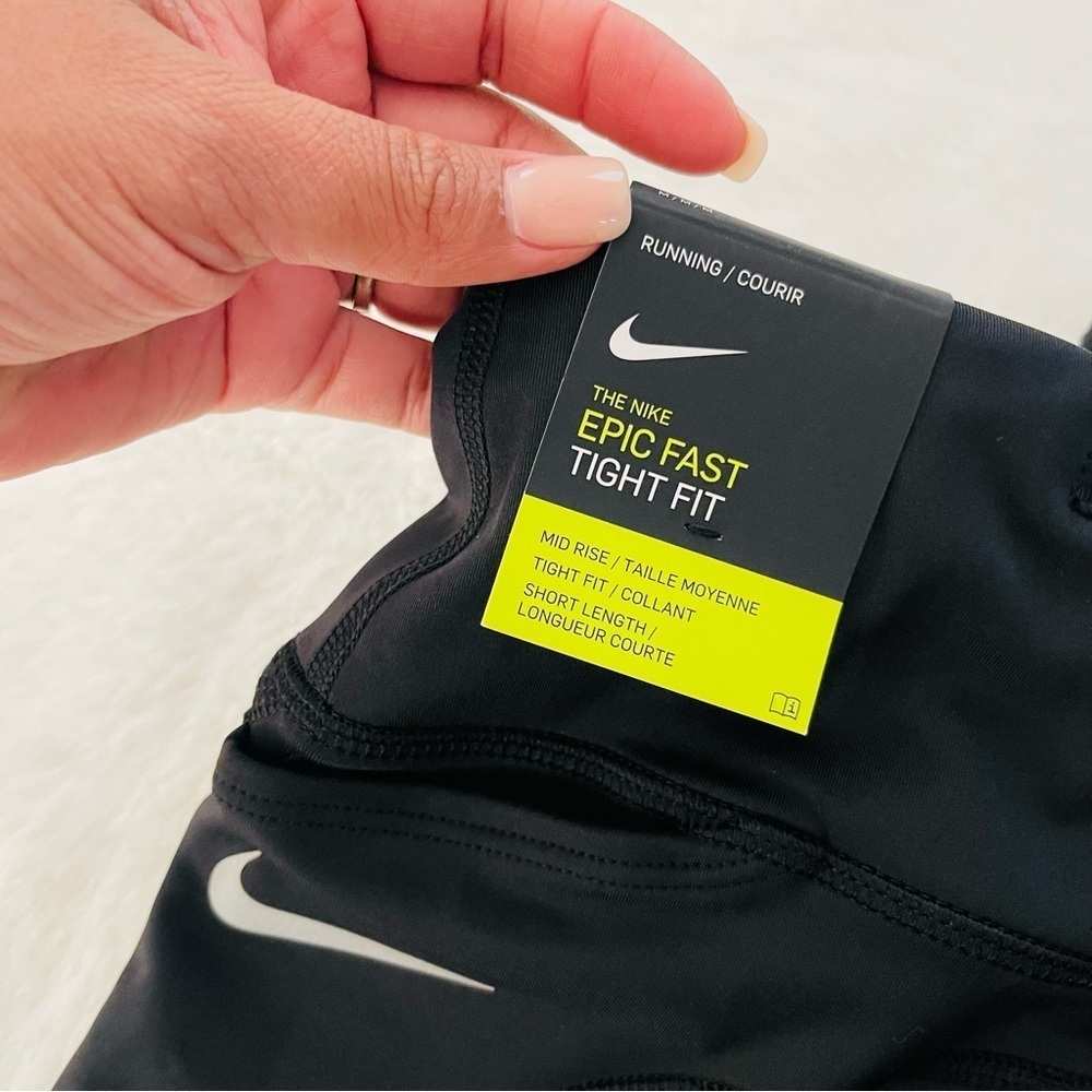 Nike Women’s Sports Bra/ Spandex Shorts Set - Picture 11 of 12